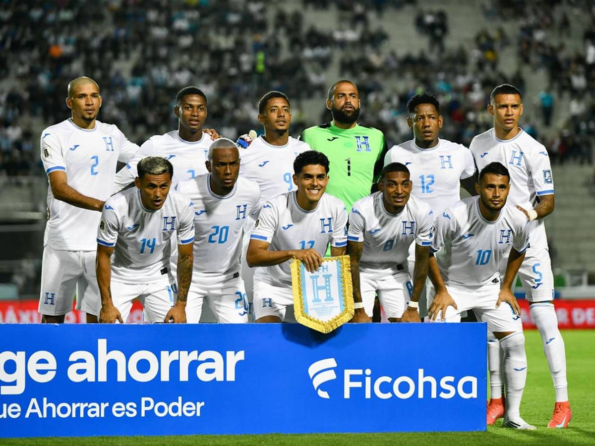 Honduras festeja vs Antigua y Barbuda, show de diputado, lindas chicas y jugador abucheado