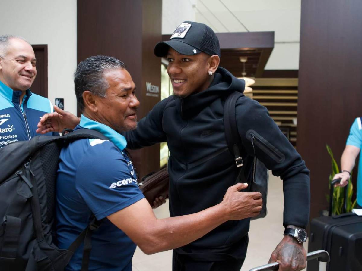 Romell Quioto regresó a la Selección: así lo recibieron y llegó en lujoso auto