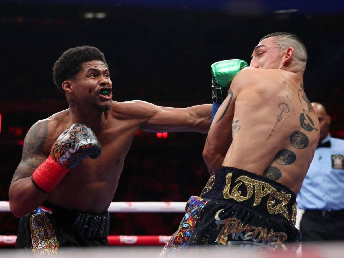 Los duros golpes que recibió Teófimo López ante Shakur Stevenson y sufrió burla