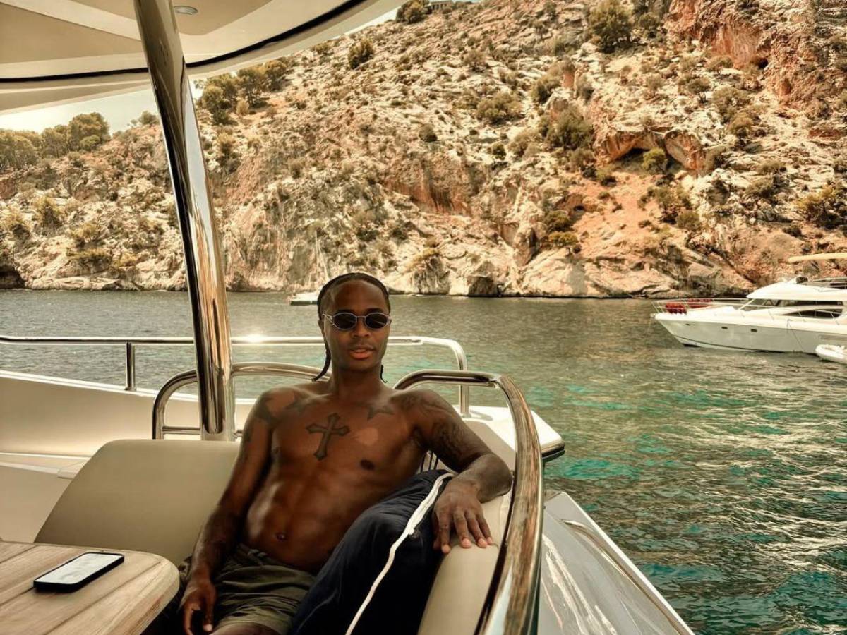 El delantero Raheem Sterling sufre un robo en su casa: así se defendió