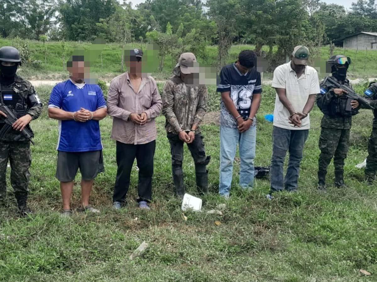 Capturan a cinco miembros de la MS-13 en Baracoa, Cortés; les decomisan un arsenal
