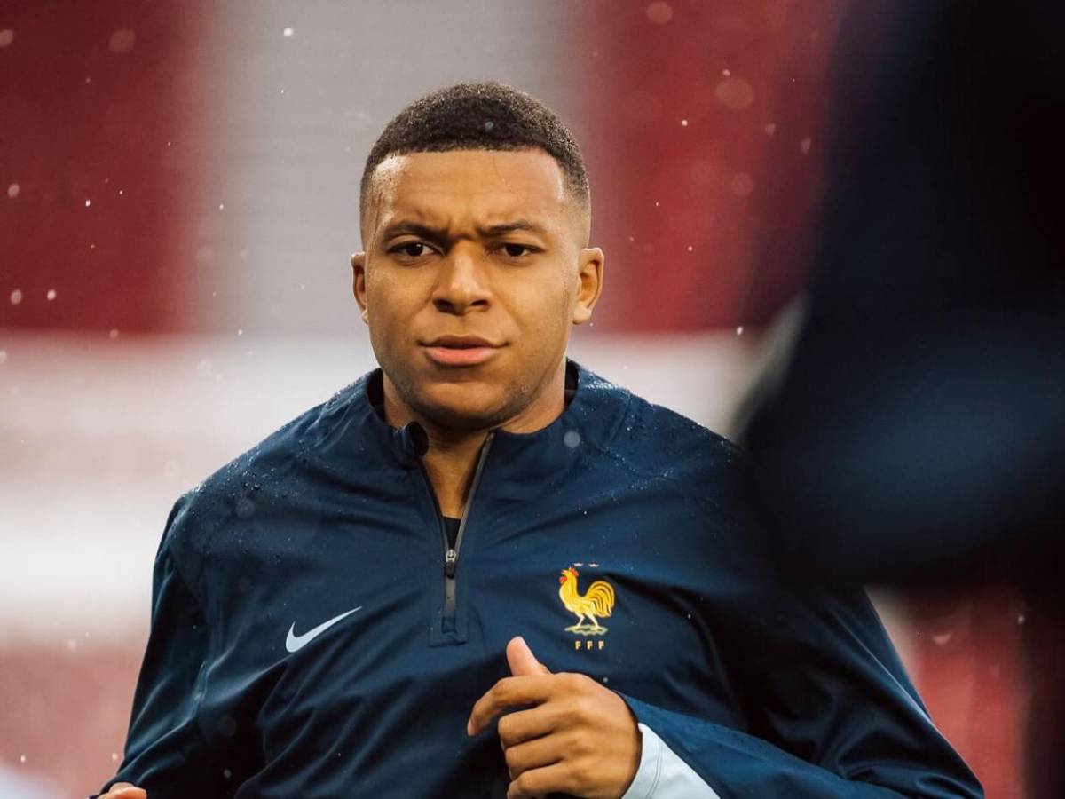 Mbappé es investigado tras pagarle a cinco policías: Esta cantidad les dio por curiosa razón
