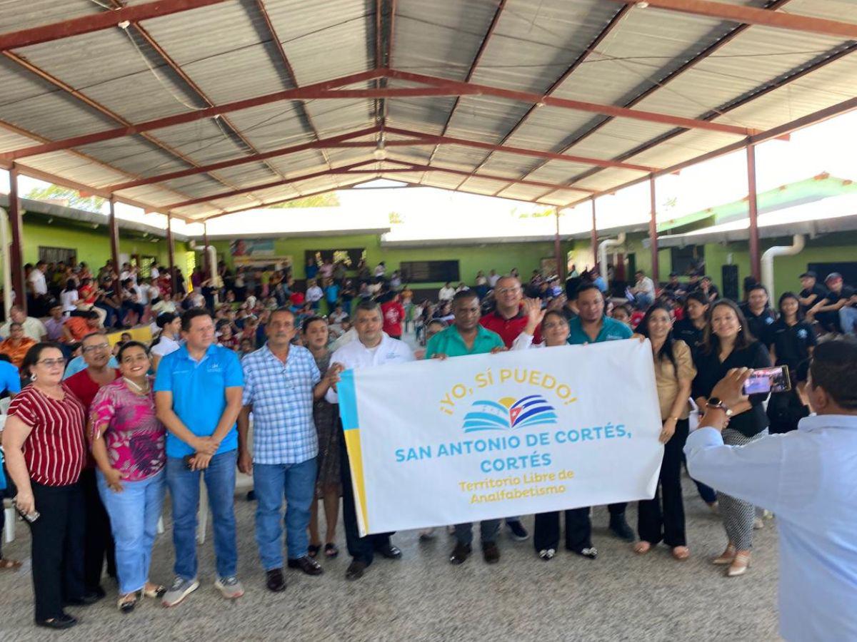 Declaran libre de analfabetismo los municipios de Pimienta y San Antonio, Cortés