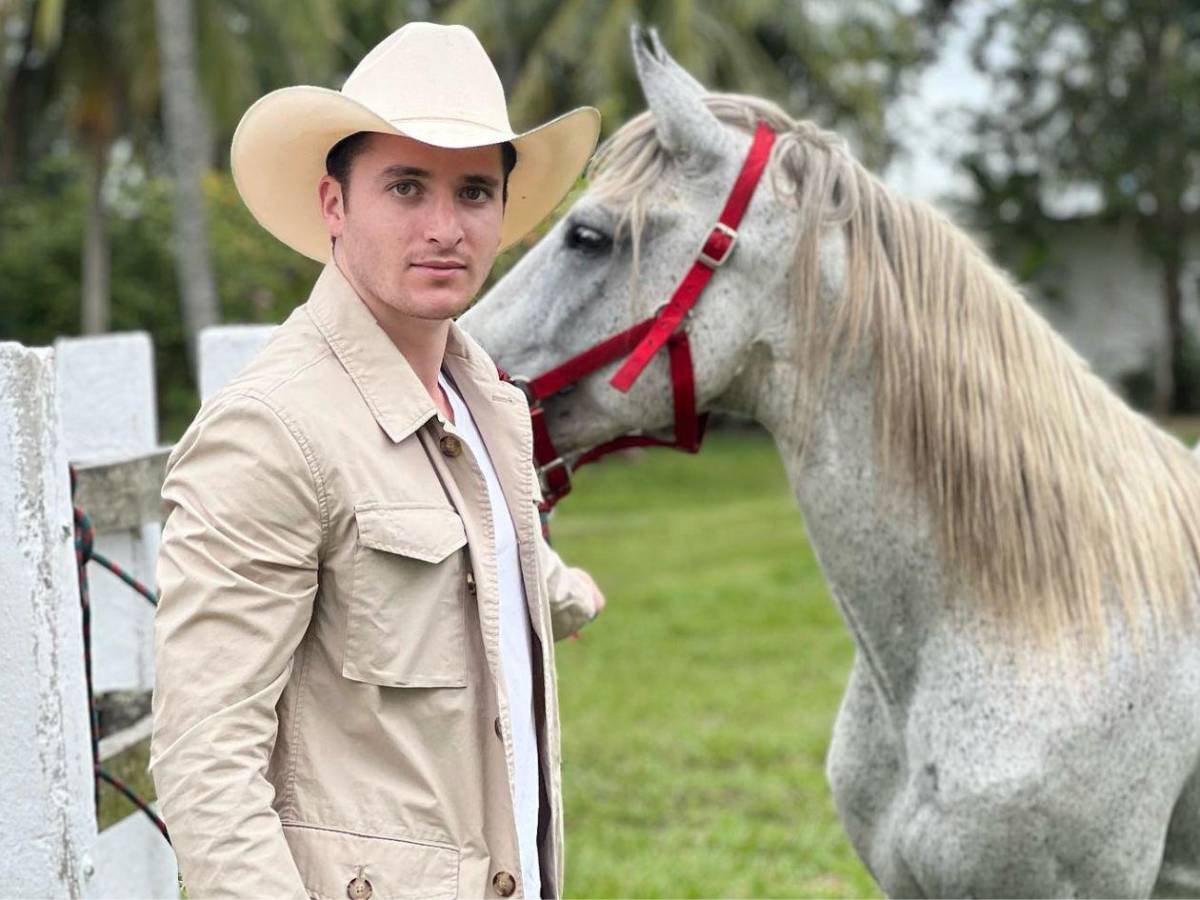 Bernardo Bosch, el hermano que se volvió tendencia junto a Miss Universo