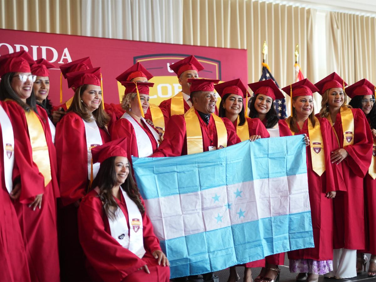 Los graduados representan a 22 países, lo que refleja la diversidad cultural de UTH Florida University, así como la importancia de la educación global y la colaboración internacional.