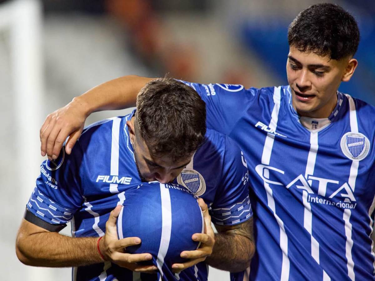 La dedicatoria de Auzmendi tras su primer gol con Godoy Cruz y el mensaje de Cecilia