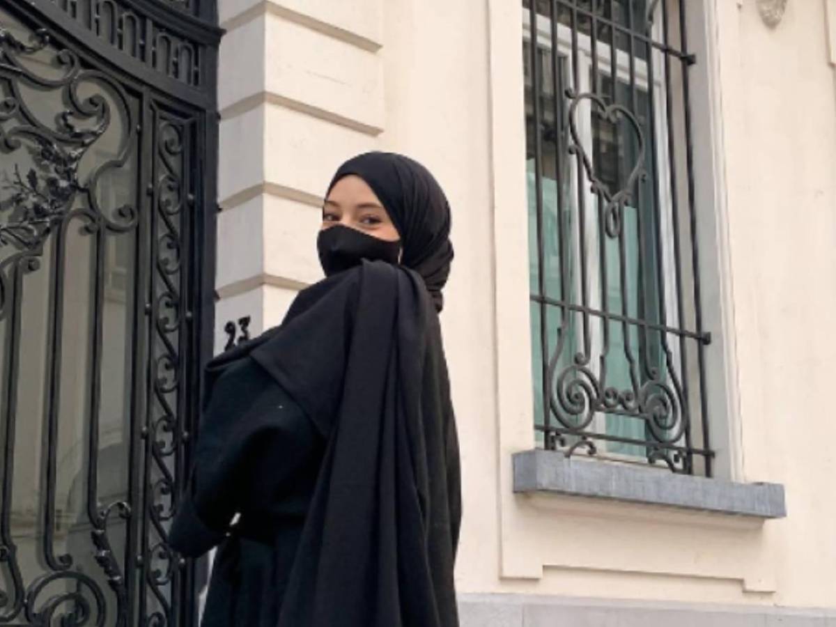 Dembélé tiene una rara esposa: No va al estadio, se tapa el rostro y no desea fotos