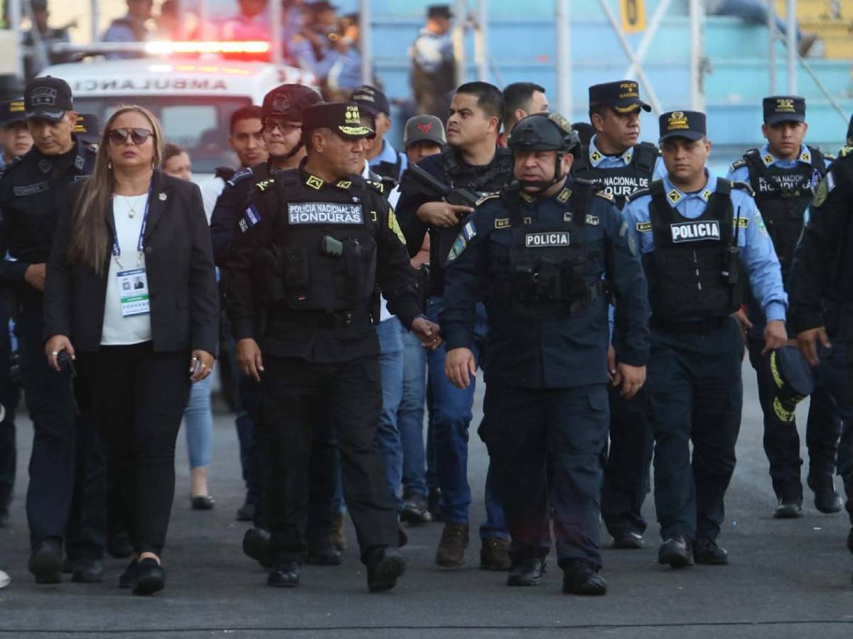 Imágenes impactantes: Terror en clásico Motagua - Olimpia tras escenas de violencia