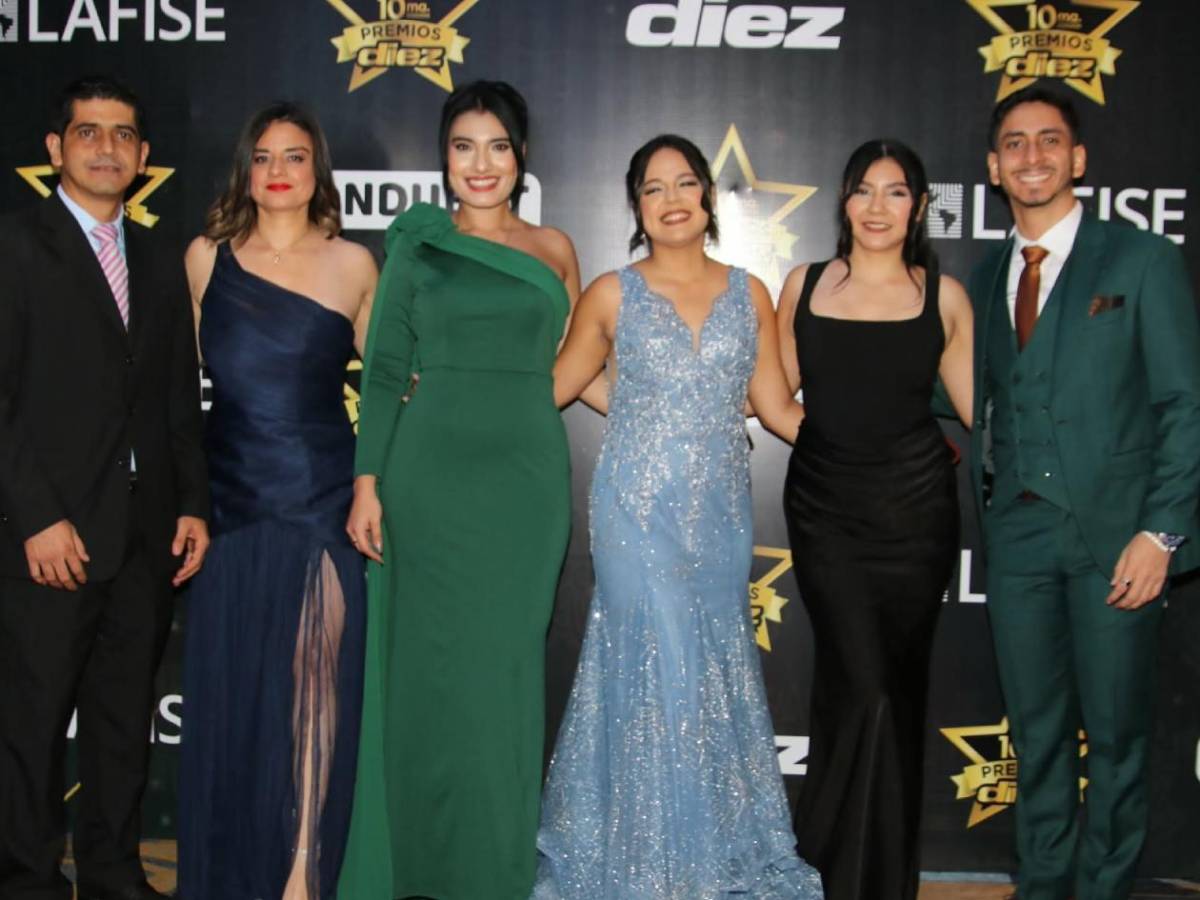 Premios DIEZ: Bellezas, mundialista y personalidades engalanaron el evento