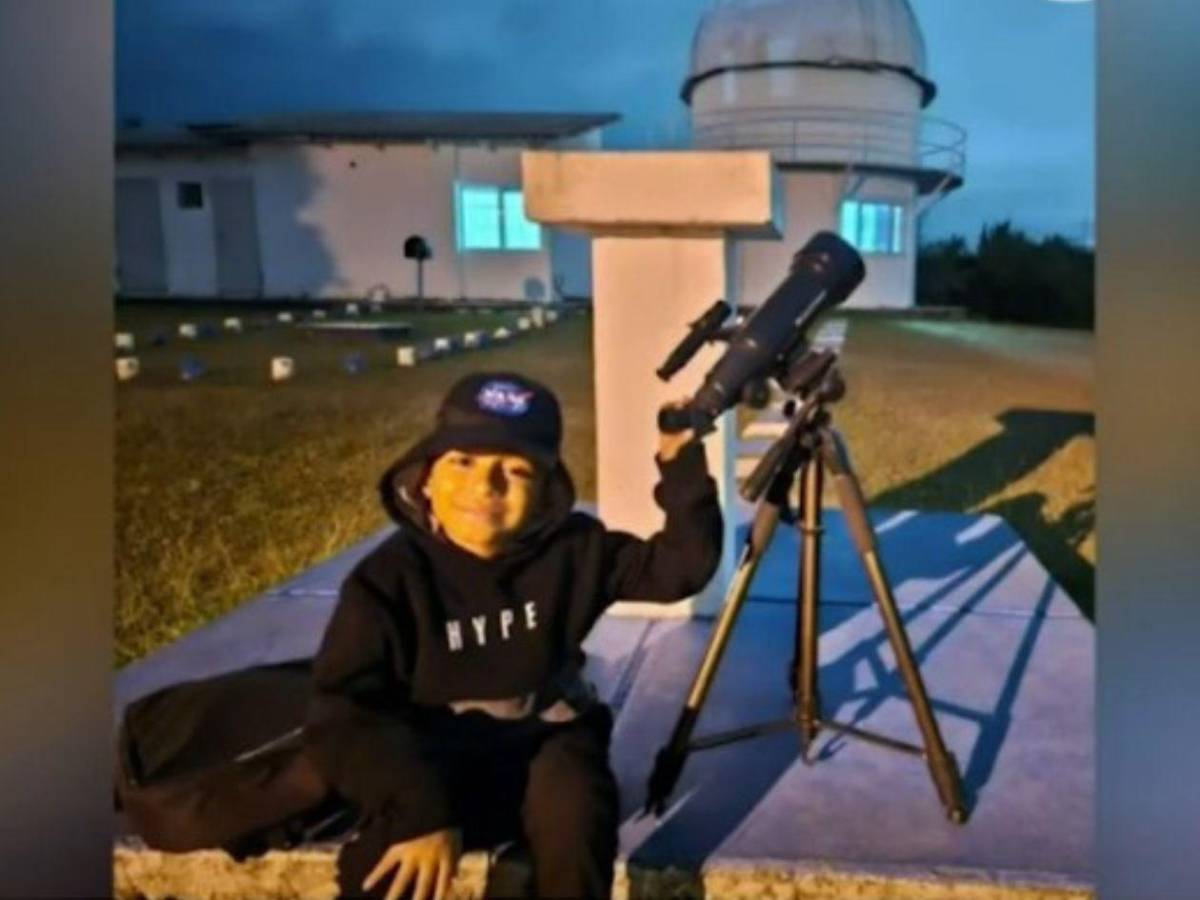 Él es André: El niño hondureño premiado por la Nasa