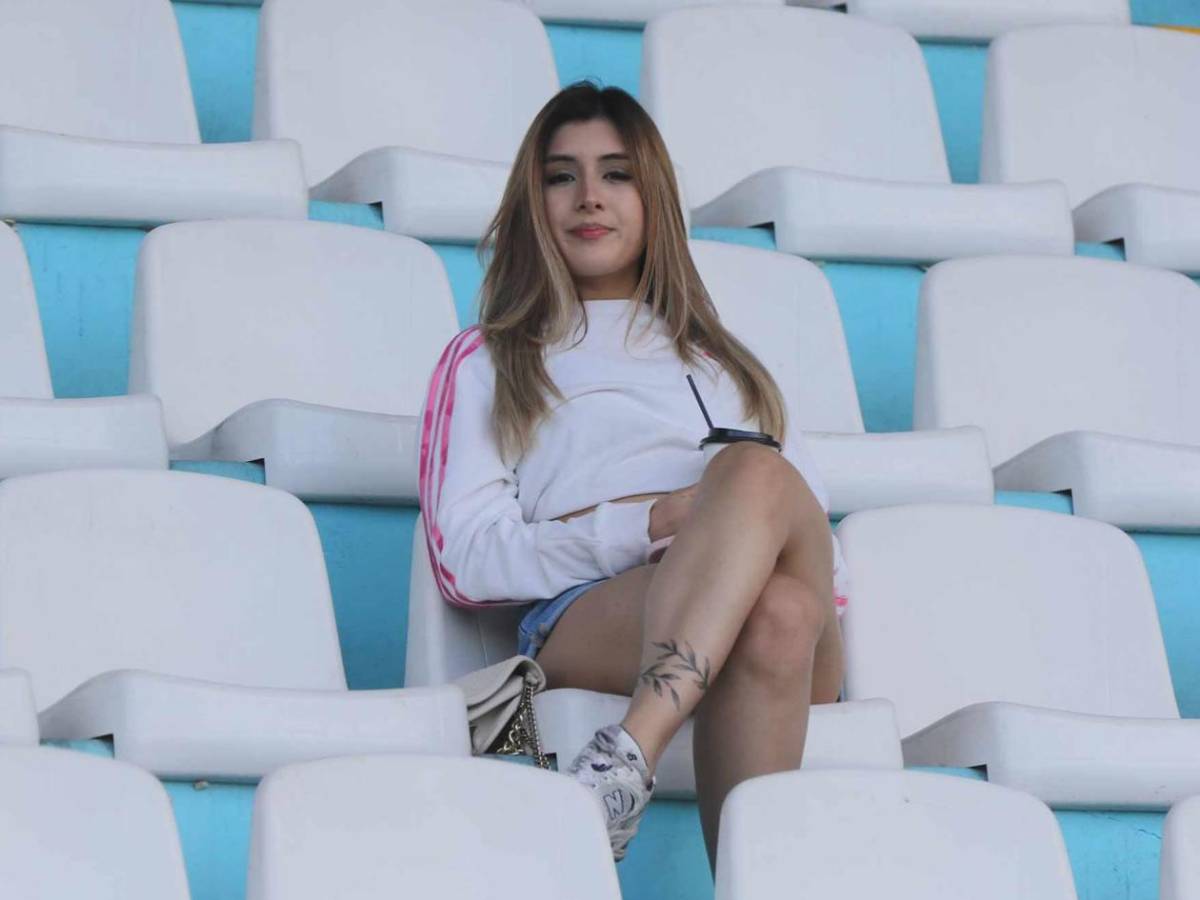 Ellas adornan el Olimpia vs Marathón: las bellas chicas del Nacional