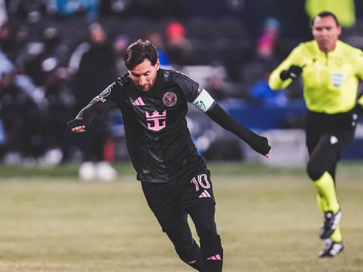 Sale a la luz el brutal castigo que recibió árbitro que pidió autógrafo a Messi