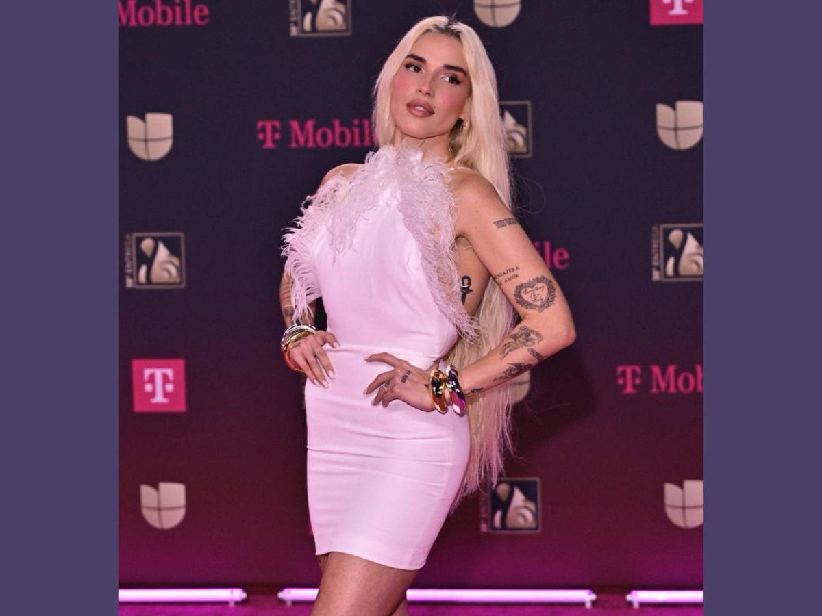 Celebridades conquistan la alfombra roja de Premio Lo Nuestro