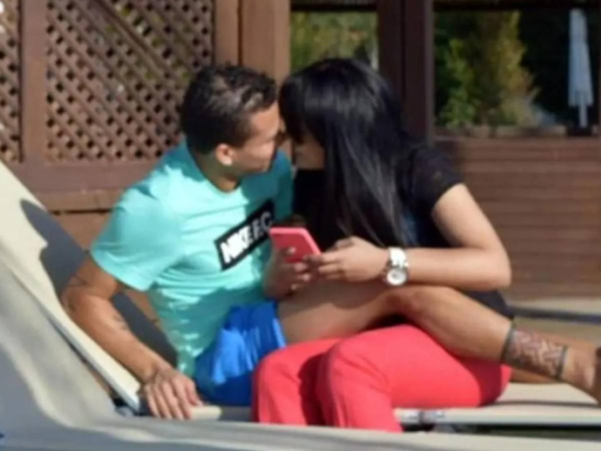 Esposa de Arnold Peralta conmueve y sorprende a diez años del crimen de su amado