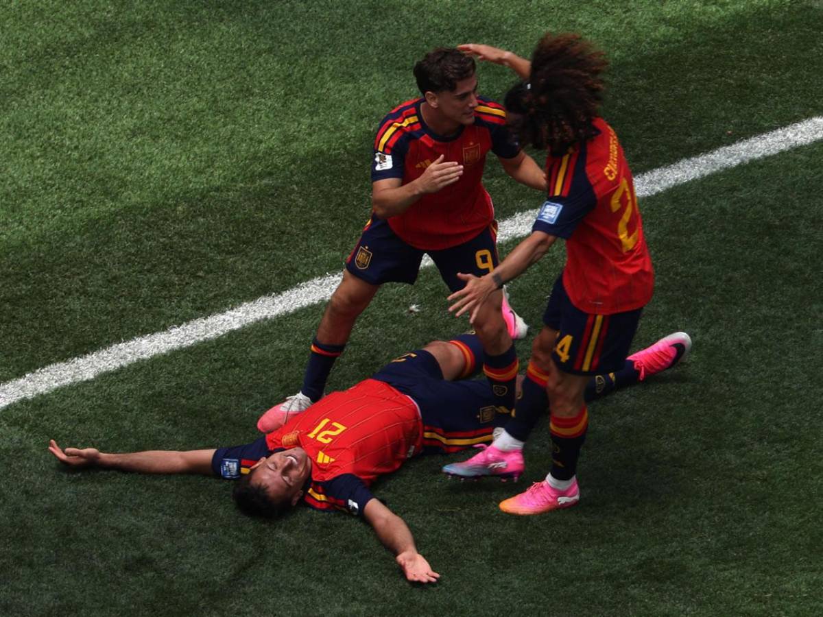La frustración de Lamine Yamal en fiesta de España, polémico MVP y novia de crack cautiva