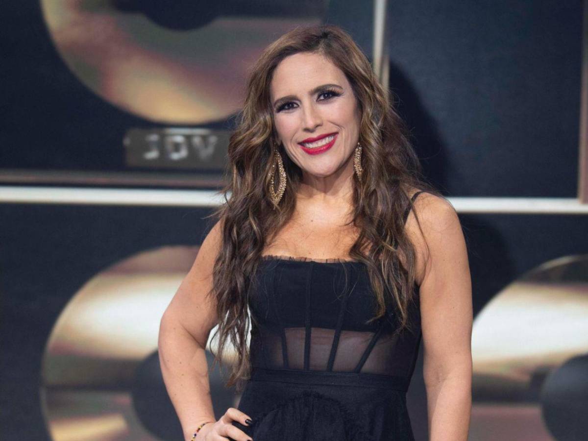 Entre lágrimas, Angélica Vale se pronuncia sobre su divorcio