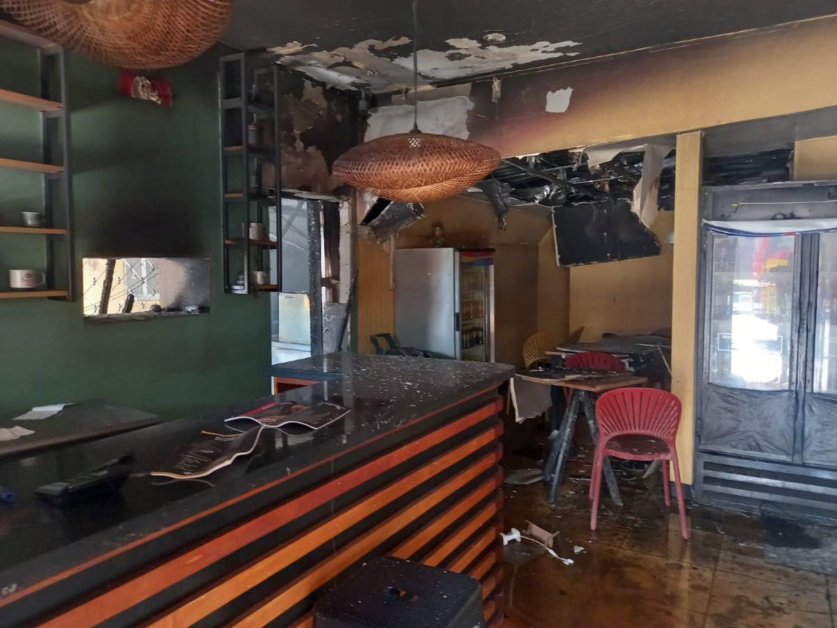 Fotos inéditas del incendio en La Exquisita: conmoción en estudiantes de la Usap