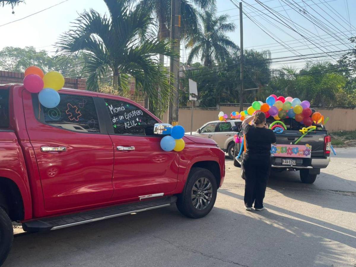 “TEAmo, TEAyudo... el mundo es neurodiverso”: caravana por el autismo en SPS