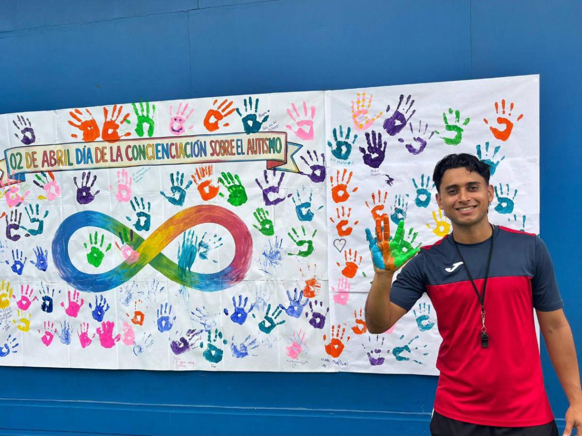 “TEAmo, TEAyudo... el mundo es neurodiverso”: caravana por el autismo en SPS