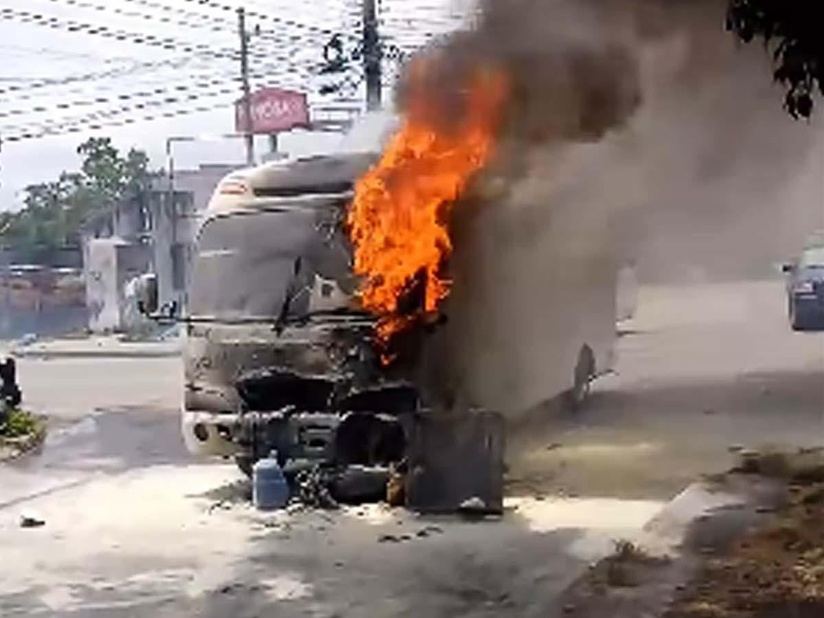 Conductor de moto que incendió bus en San Pedro Sula está en UCI con pronóstico reservado