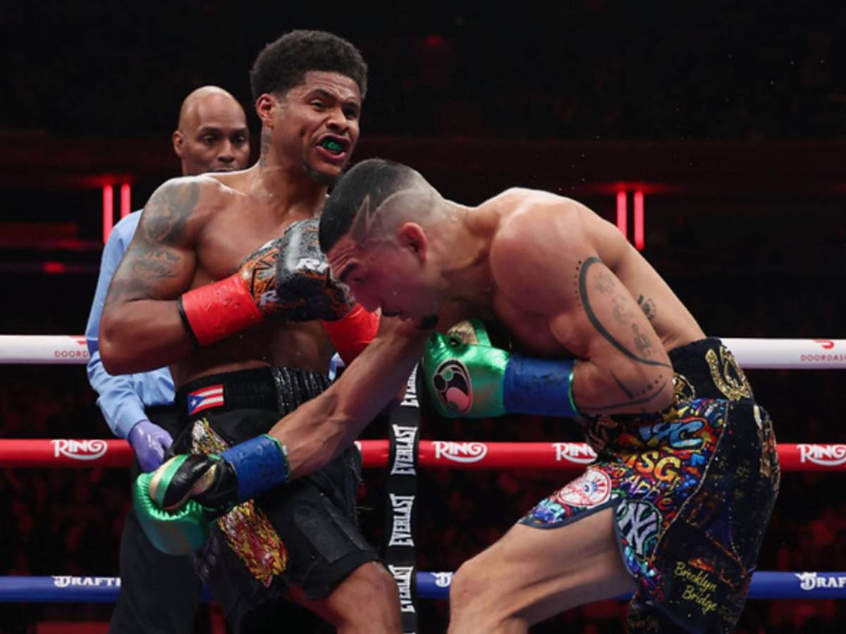 Los duros golpes que recibió Teófimo López ante Shakur Stevenson y sufrió burla