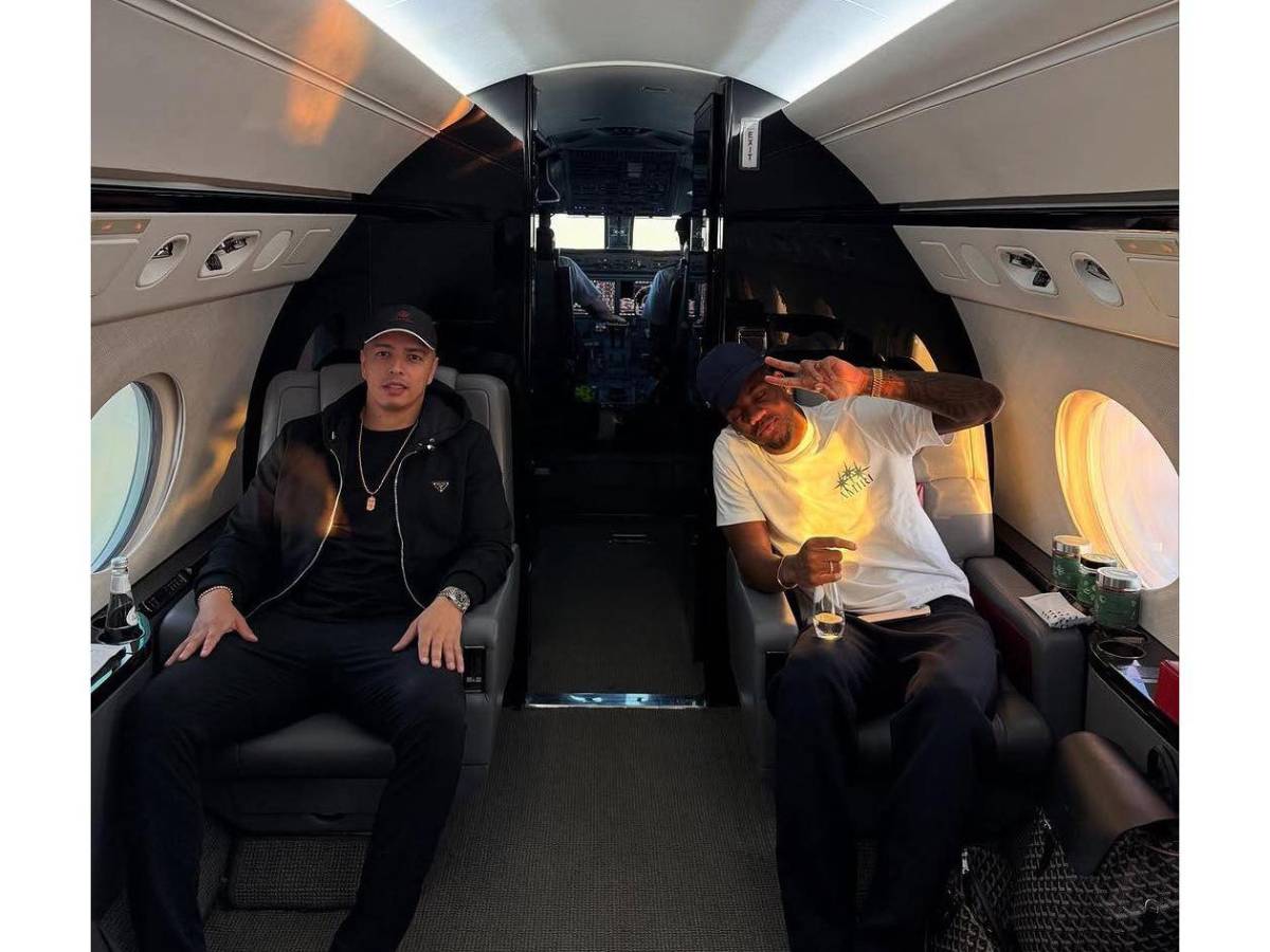 Jhon Durán: su nueva vida de lujos y captado con exnovia de un compañero