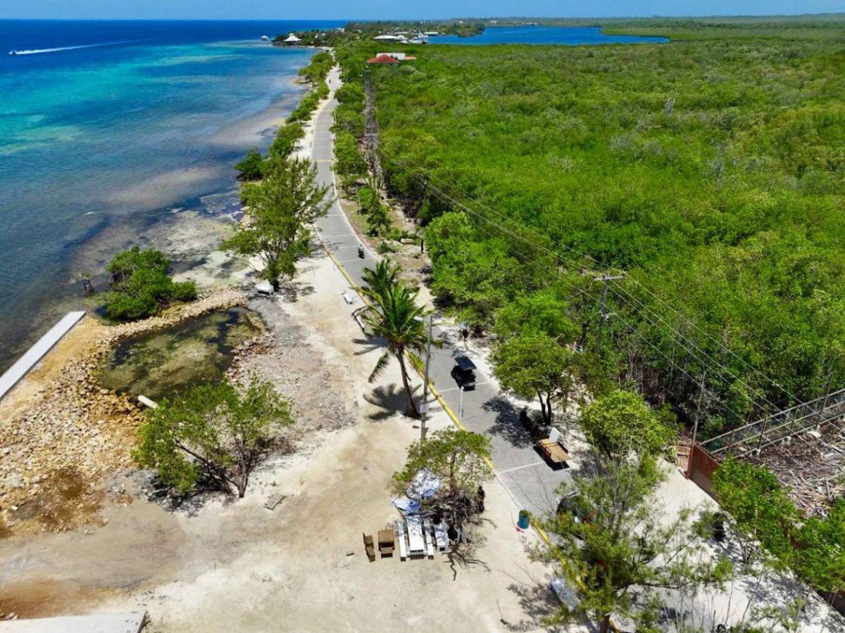 Gobierno inaugura rompeolas para proteger Utila y abrir puertas al turismo