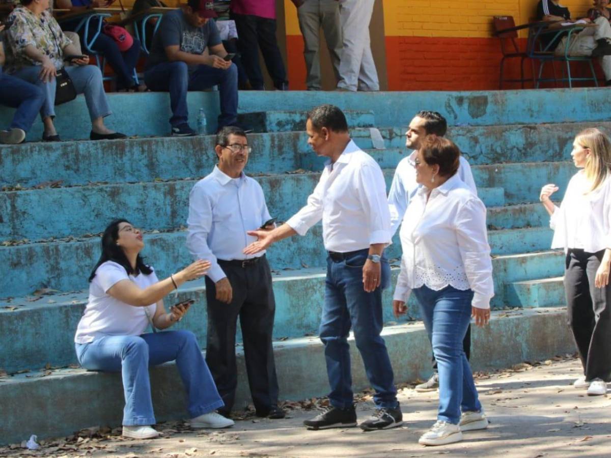 Así votan los capitalinos, a pesar de los retrasos en la apertura de urnas