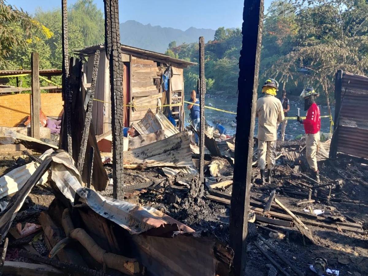 “En diez minutos pasó todo”: los desgarradores relatos e imágenes del incendio en el que murieron cinco hermanos y una bebé
