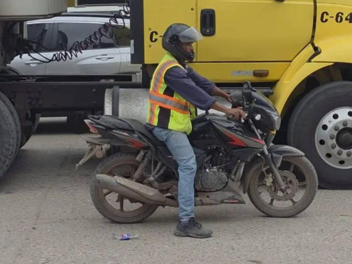 ¿Cuántos motociclistas sancionó Tránsito por no portar chaleco reflectivo?