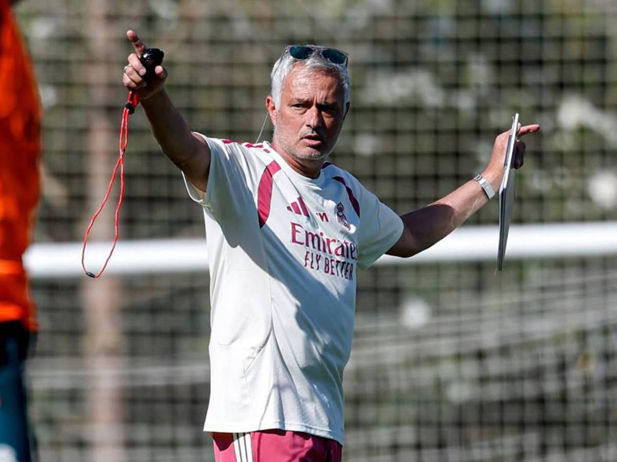 Mercado: Mourinho pide sacar a tres futbolistas del Real Madrid y recibe respuesta