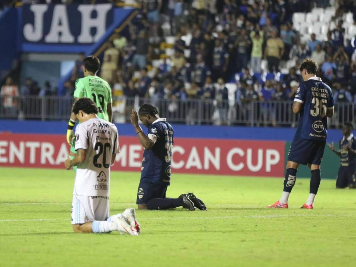 La fiesta de Motagua, el villano del Alianza, enfado con el árbitro y rubia roba miradas