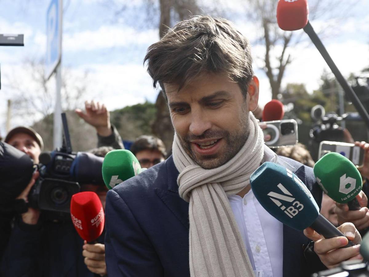Gerard Piqué rompe a llorar ante el juez, mientras Shakira factura