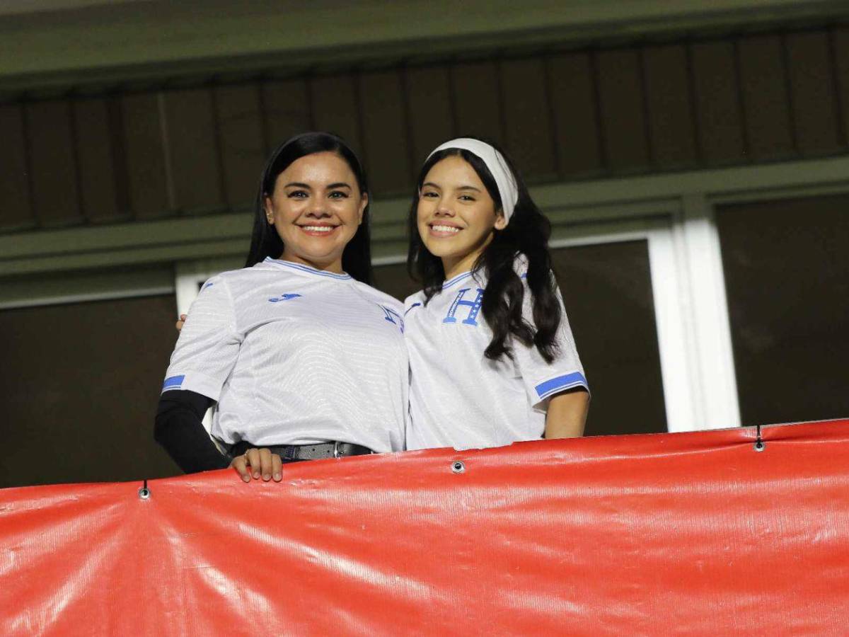 Derroche de belleza y ambientazo para el Honduras-Antigua y Barbuda