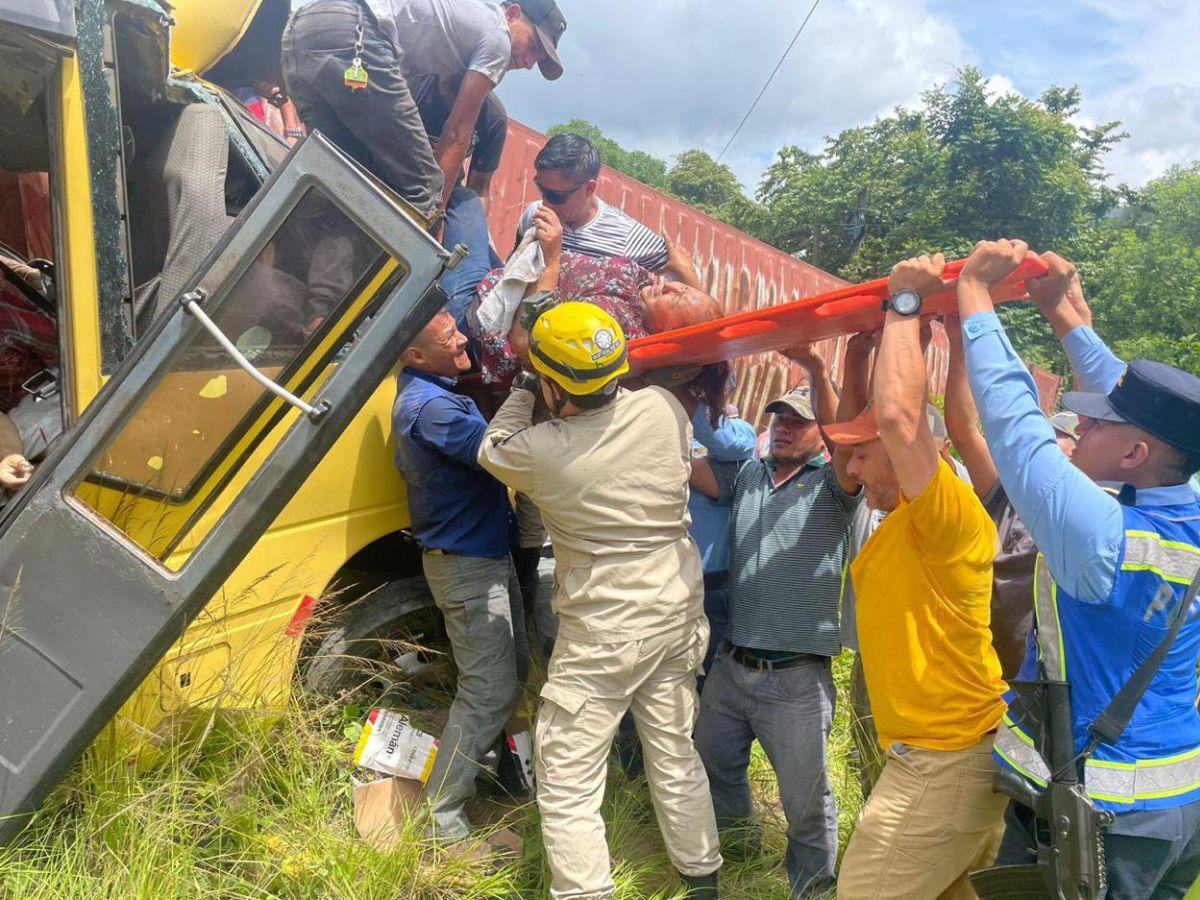 Dramáticas imágenes: Cuatro muertos y más de 25 heridos en Copán