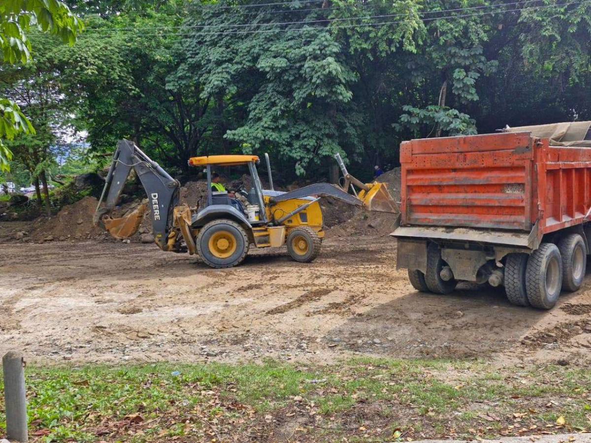 ¿Cuánto invierte la Unah en la pavimentación del Campus Cortés?