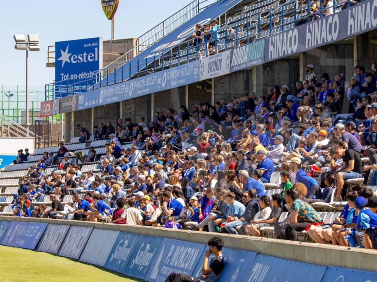 Despiden a todos sus futbolistas y quedan al borde de la desaparición