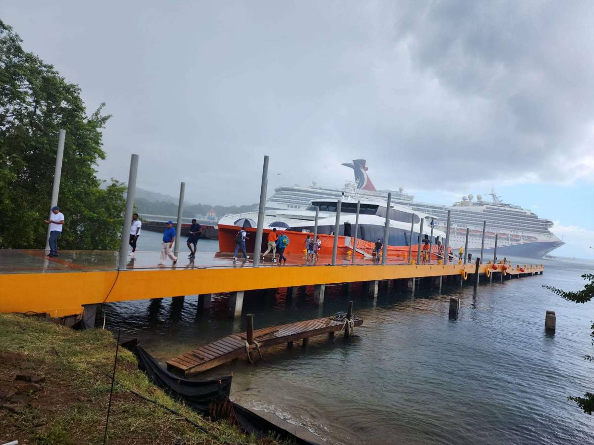 Inauguran nueva ruta de La Ceiba a Roatán