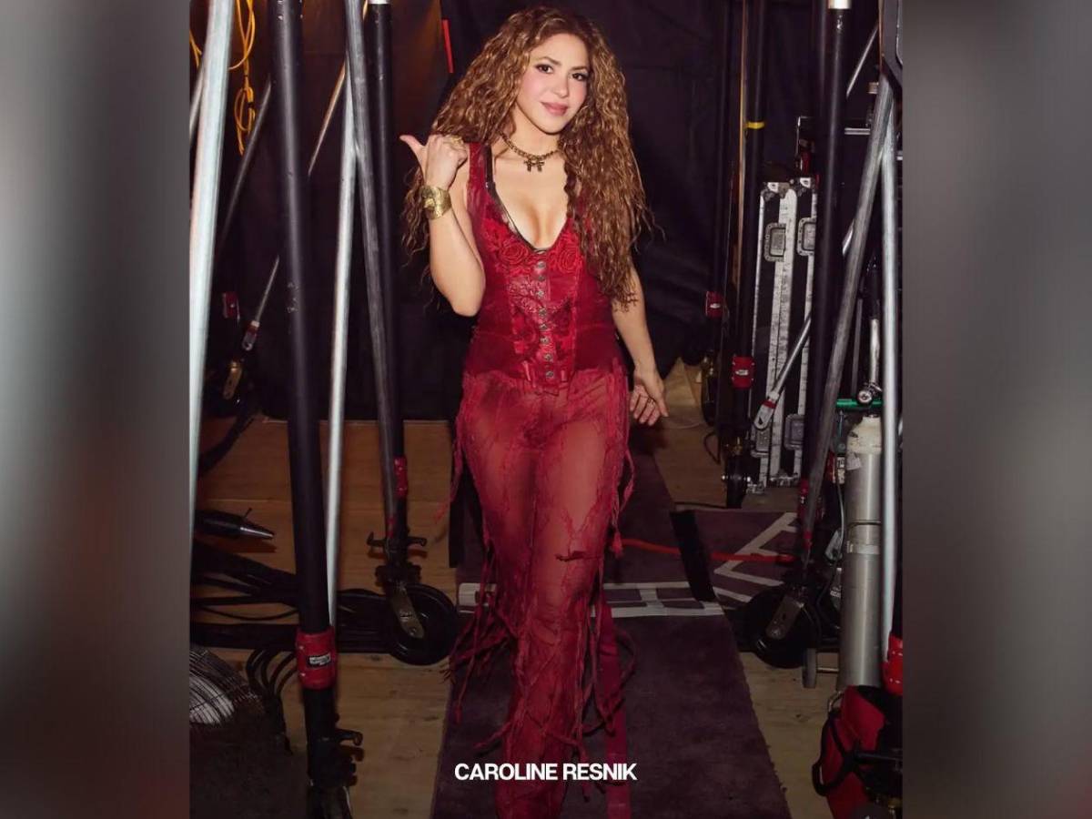 Shakira y la moda: Sus colaboraciones destacadas más allá de la música