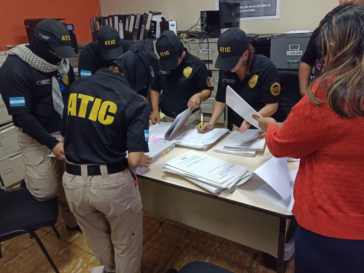 Investigan supuestas irregularidades en adopciones del Dinaf