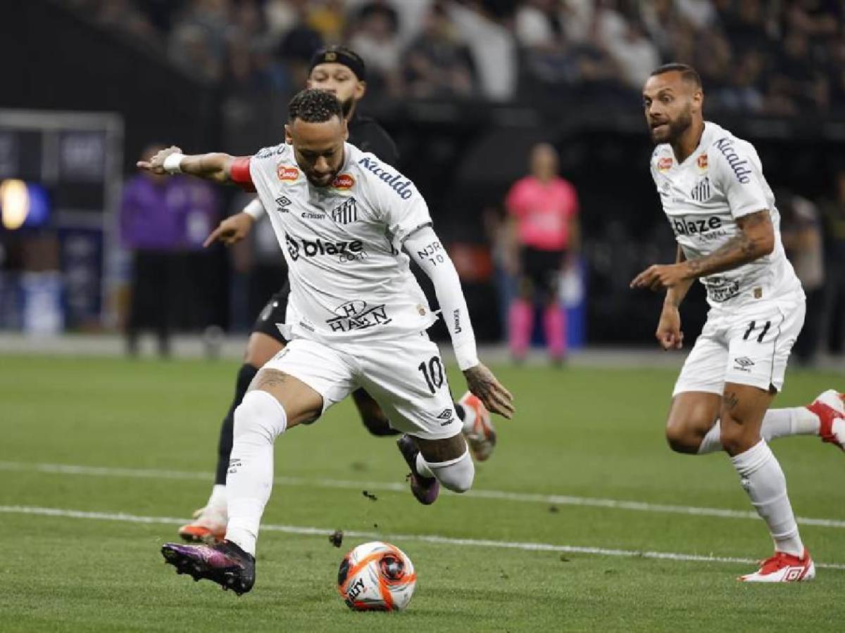 Neymar sufrió su primera derrota, su dura crítica en Brasil y gesto con Depay