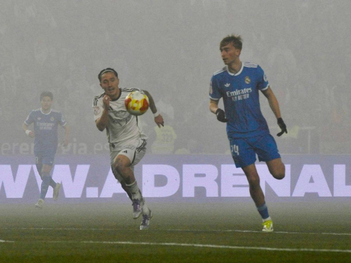 Florentino avisa: Real Madrid ya busca nuevo DT tras mal debut de Arbeloa