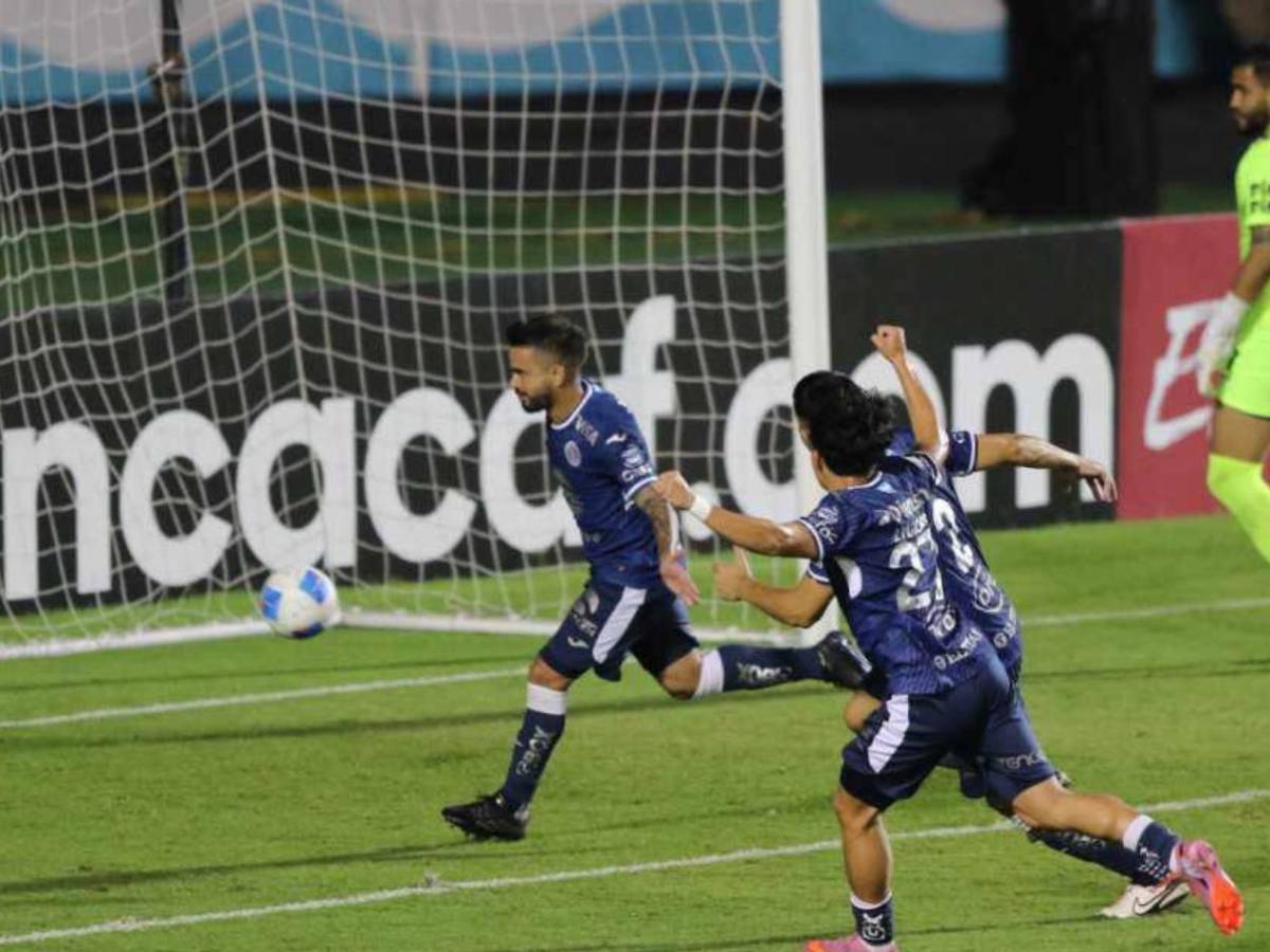 Motagua-CAI: Susto, alegría, esposa nerviosa y el Vinicius que se desató