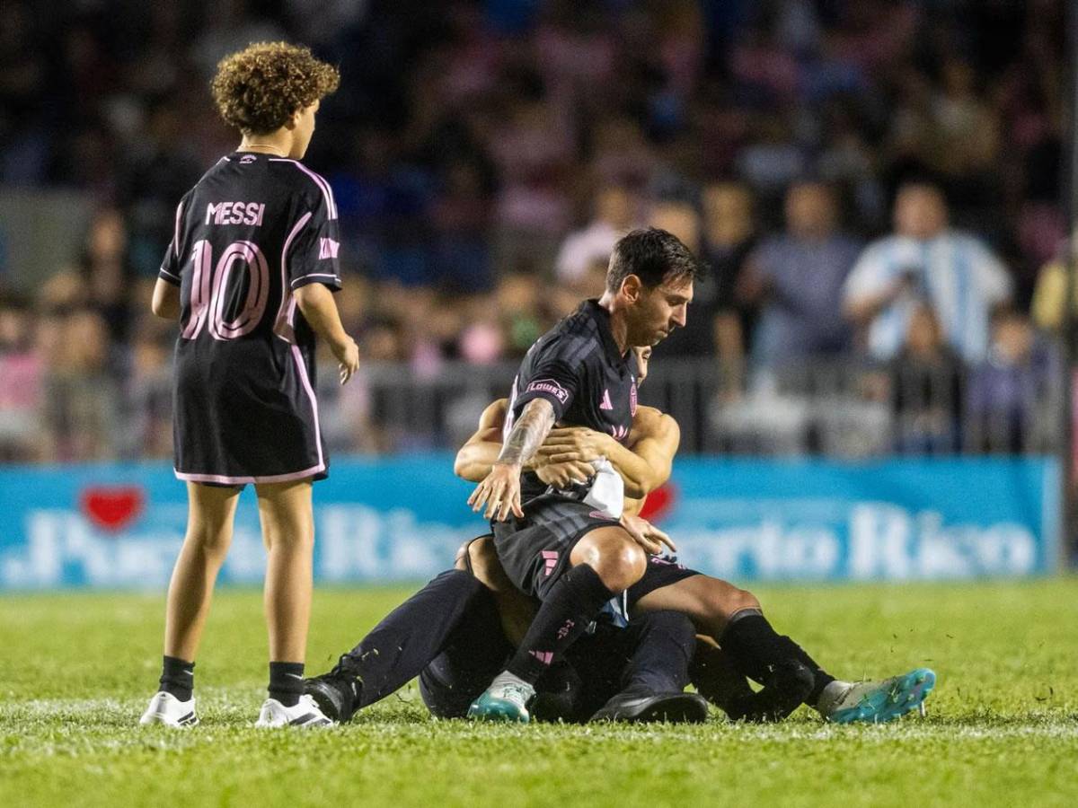 Messi causa locura en Puerto Rico y terrible caída: lo tiraron al suelo y vive insólito momento