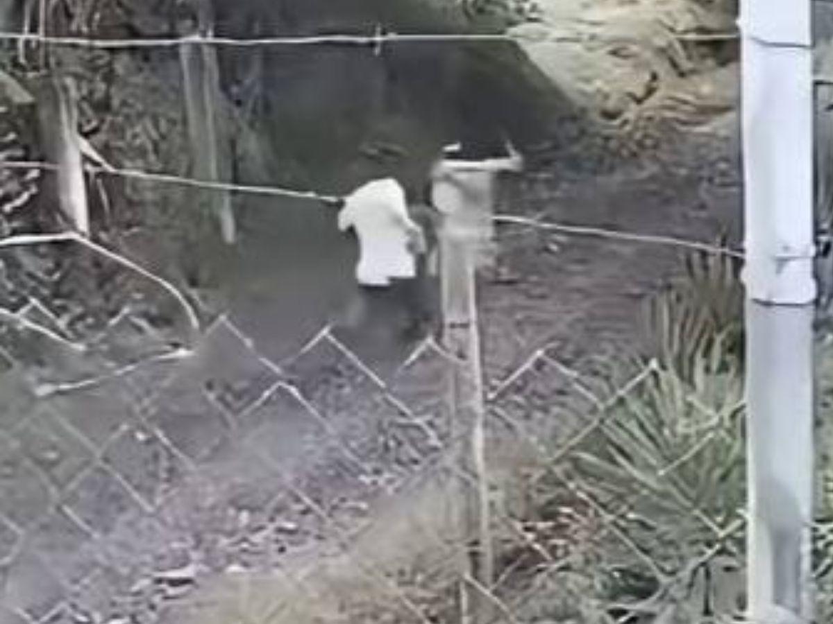 Revelan que pastor ponía alabanzas mientras abusaba de su hijastra