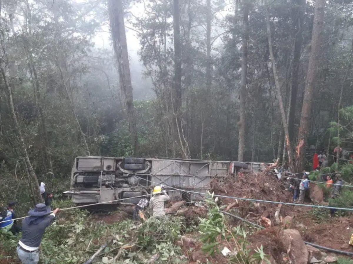 Salen a la luz las posibles causas del accidente de bus en Intibucá
