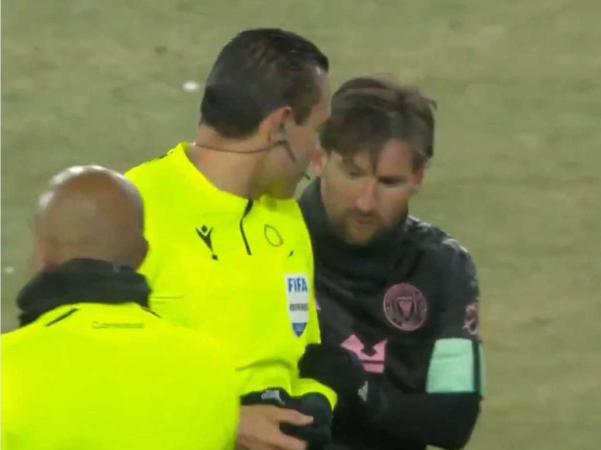 Sale a la luz el brutal castigo que recibió árbitro que pidió autógrafo a Messi