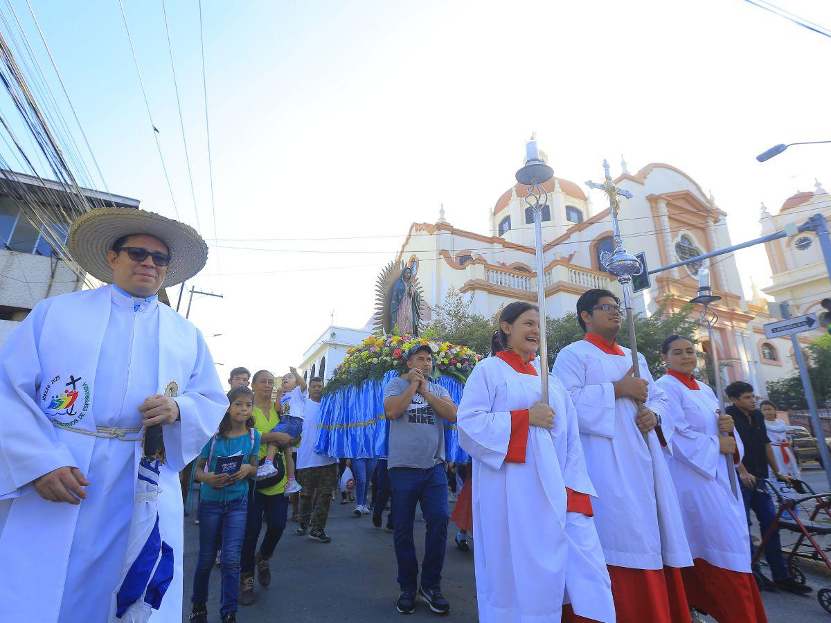Sampedranos rinden tributo a la virgen de Guadalupe