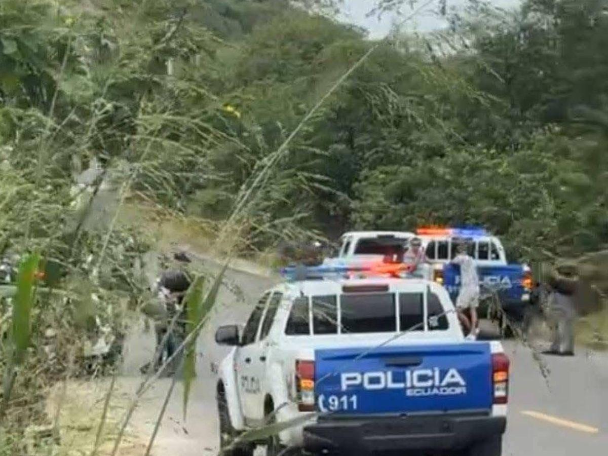 Temibles sicarios calcinan a una familia dentro de un carro