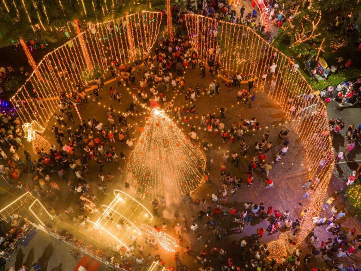 Así se celebra la Navidad Dorada 2025 en Puerto Cortés